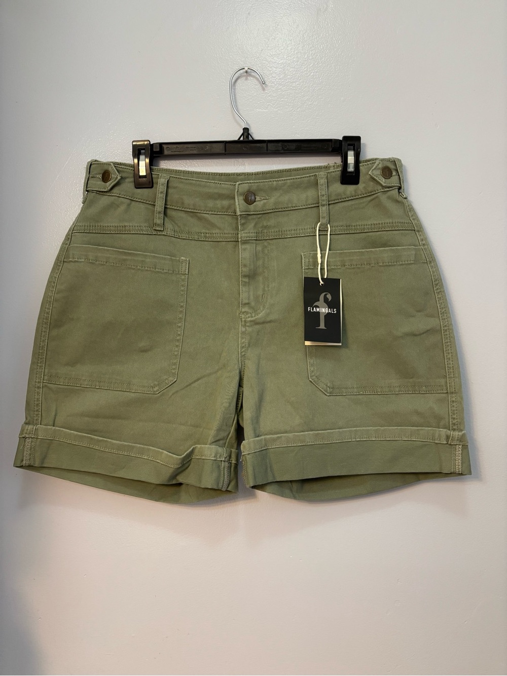 Flamingals Cargo Mid-Rise Roll-Hem Shorts Sz XL. NWT